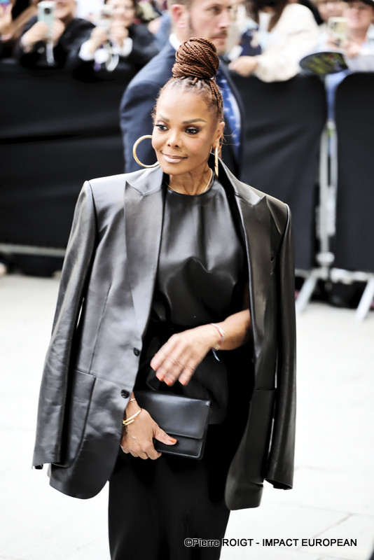 Janet Jackson – Défilé Tom Ford, Paris 1er octobre 2025 4 Janet Jackson – Défilé Tom Ford, Paris 1er octobre 2025 – Image 4