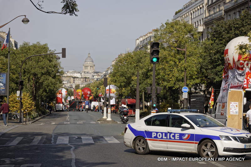Manifestation du 2 octobre 2025 à Paris 2 Manifestation du 2 octobre 2025 à Paris – Image 2